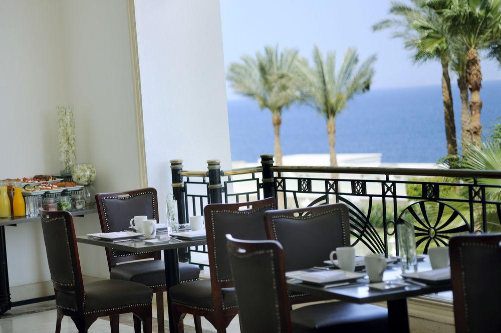 Renaissance Sharm El Sheikh Golden View Beach Resort Eksteriør bilde The view from the balcony of a suite at the Hilton Sharm El Sheikh