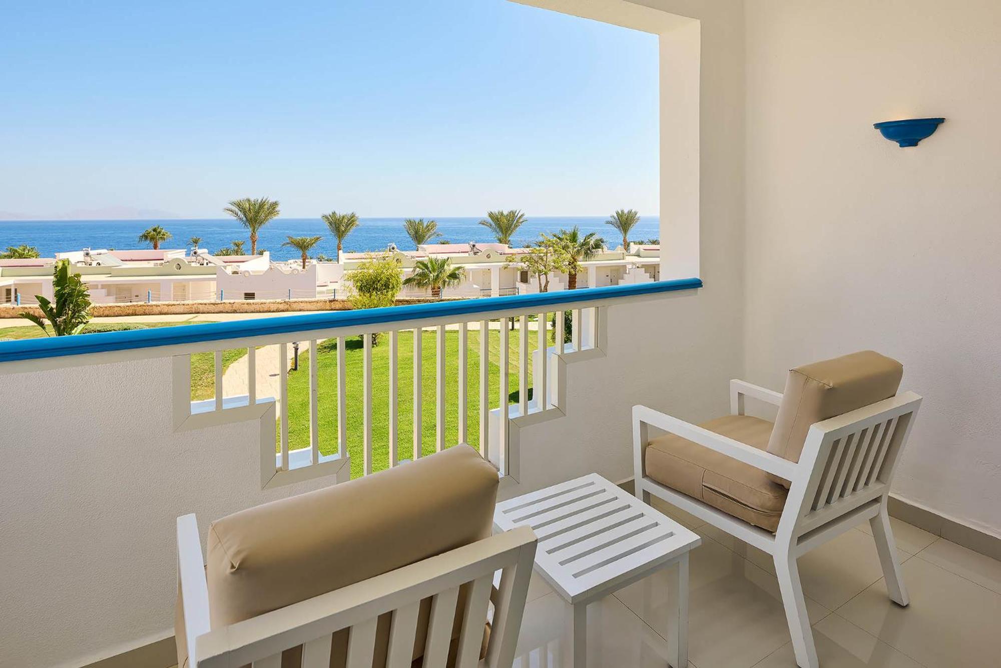 Renaissance Sharm El Sheikh Golden View Beach Resort Eksteriør bilde Balcony of a room at the Hilton Sharm El Sheikh