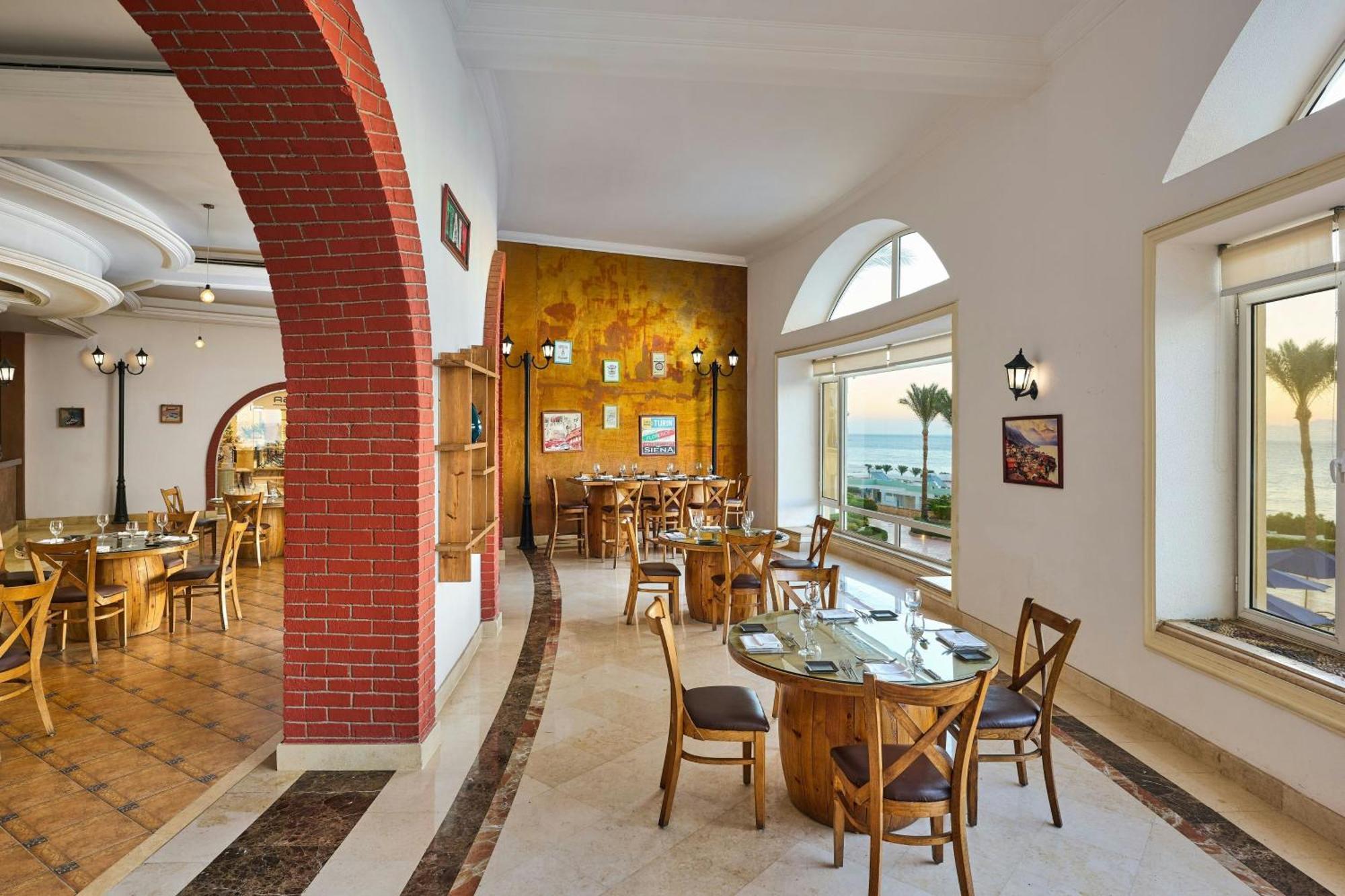 Renaissance Sharm El Sheikh Golden View Beach Resort Eksteriør bilde The restaurant